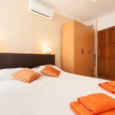 Nice Apartment In The City Center โรวีน ภายนอก รูปภาพ