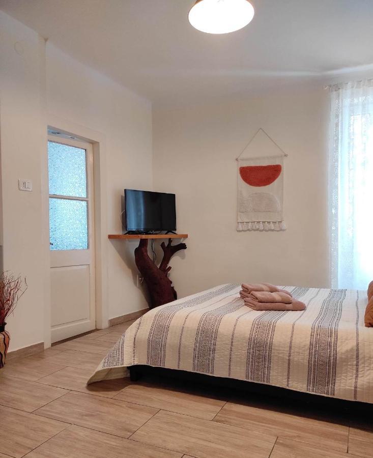 Nice Apartment In The City Center โรวีน ภายนอก รูปภาพ