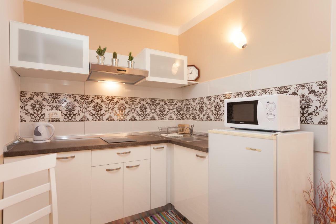 Nice Apartment In The City Center โรวีน ภายนอก รูปภาพ